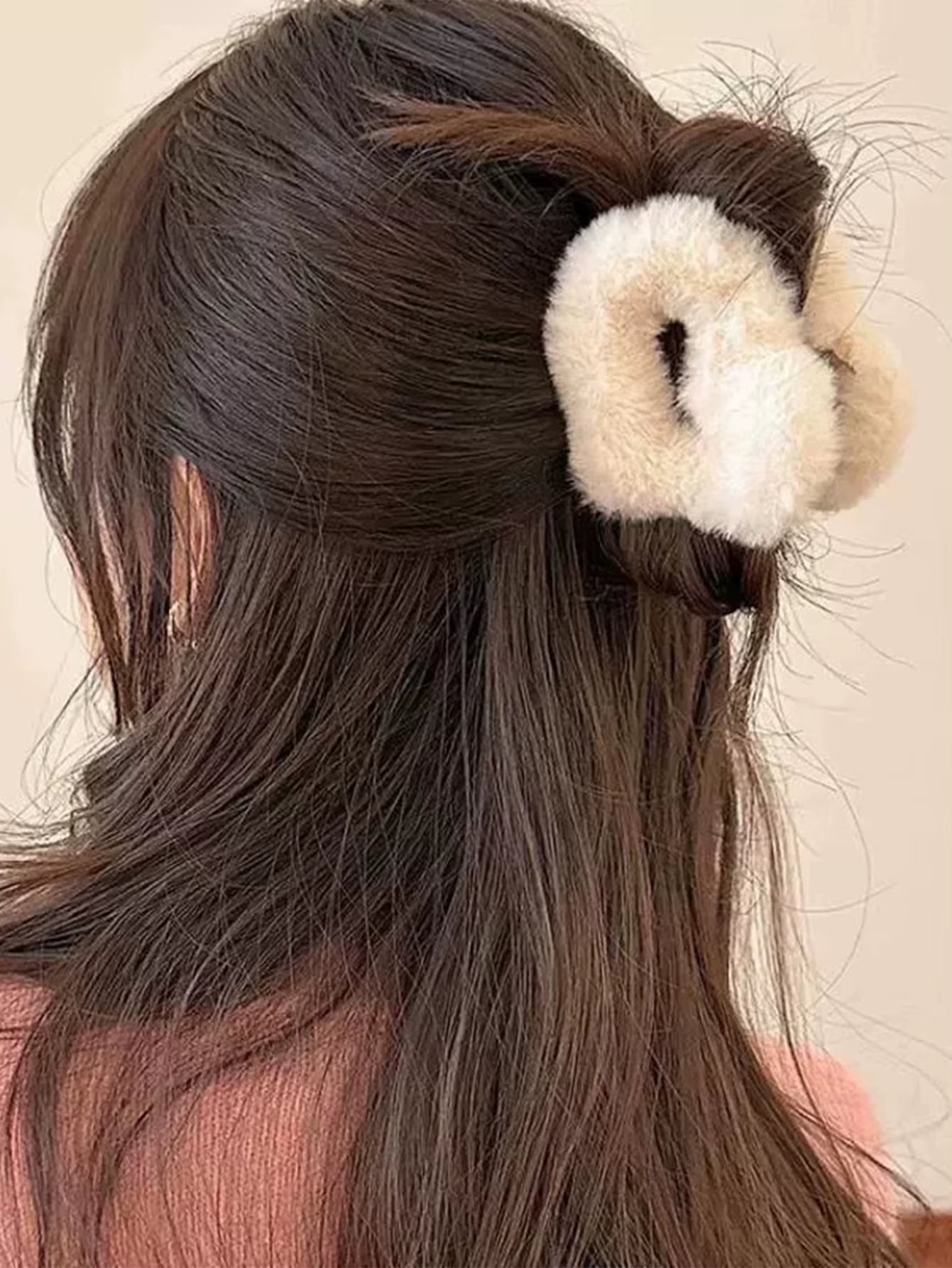 3Pcs Fluffy Plush Heart-Shaped Claw Clip for Hair Cute Hair Clips for Women Fuzzy Hair Barrettes Girls Hair Jaw Clips